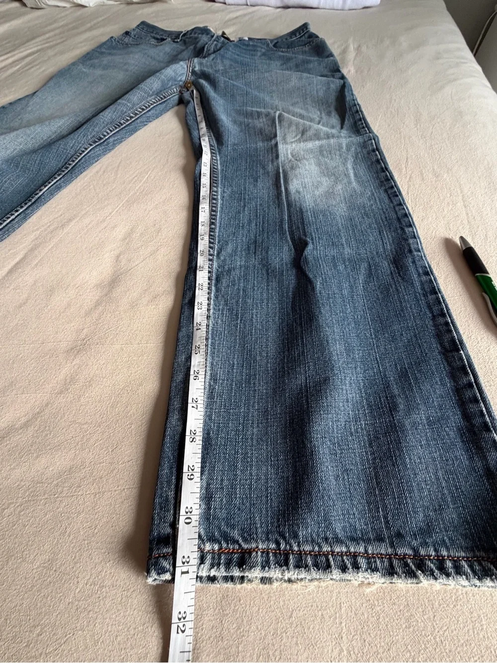 Y2K 2006 Levi’s 569 Loose Straight Jeans Men’s 36x32 Faded Medium Blue